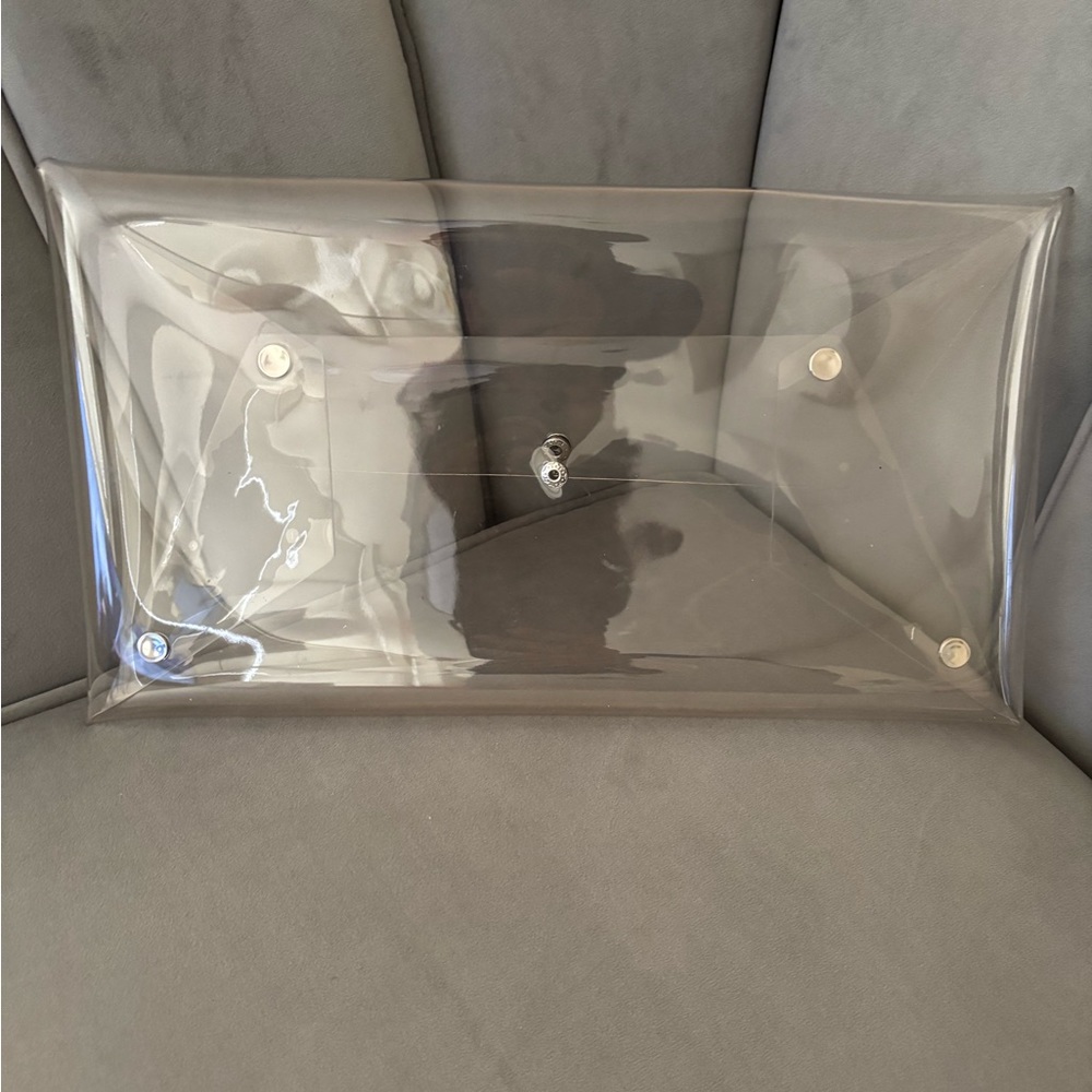 PVC Clutch - Picture 2 of 3